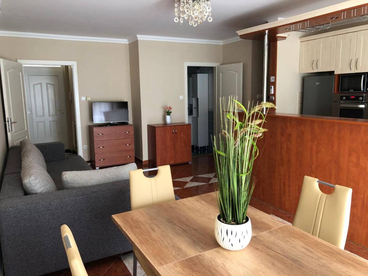 Alina Apartmanok Hajdúszoboszló Exteriör bild
