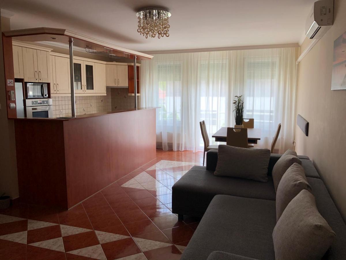 Alina Apartmanok Hajdúszoboszló Exteriör bild