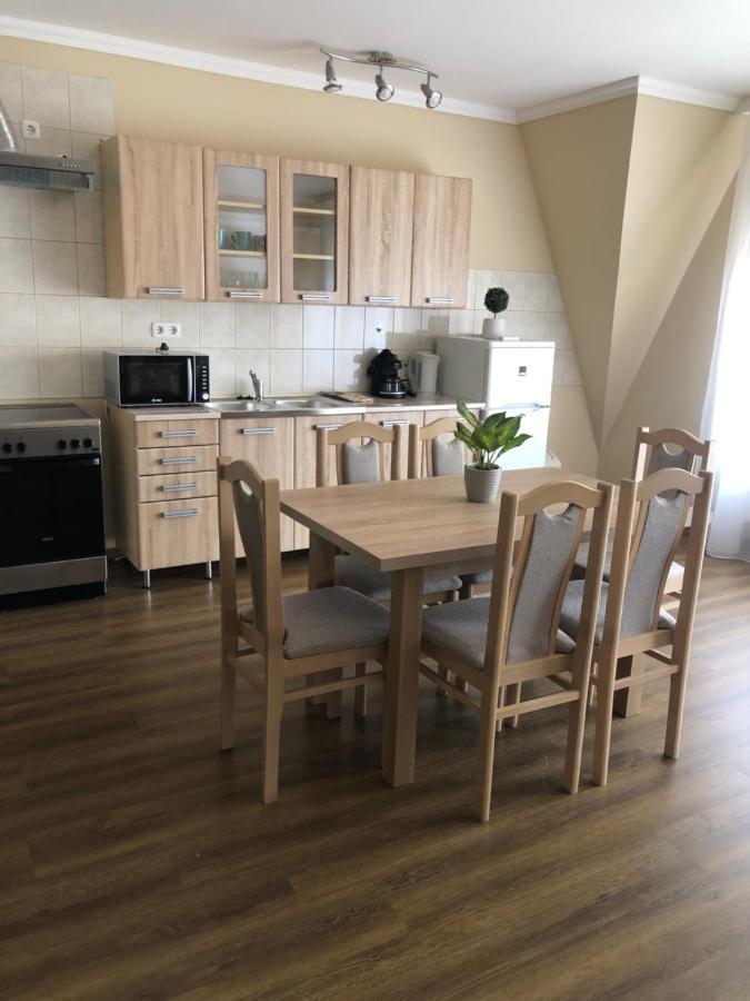 Alina Apartmanok Hajdúszoboszló Exteriör bild