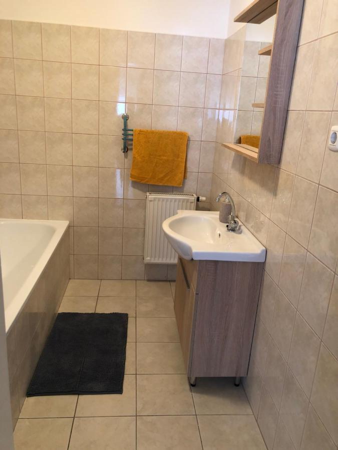 Alina Apartmanok Hajdúszoboszló Exteriör bild