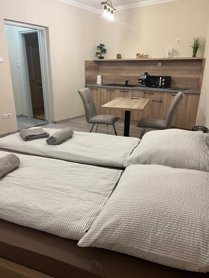 Alina Apartmanok Hajdúszoboszló Exteriör bild