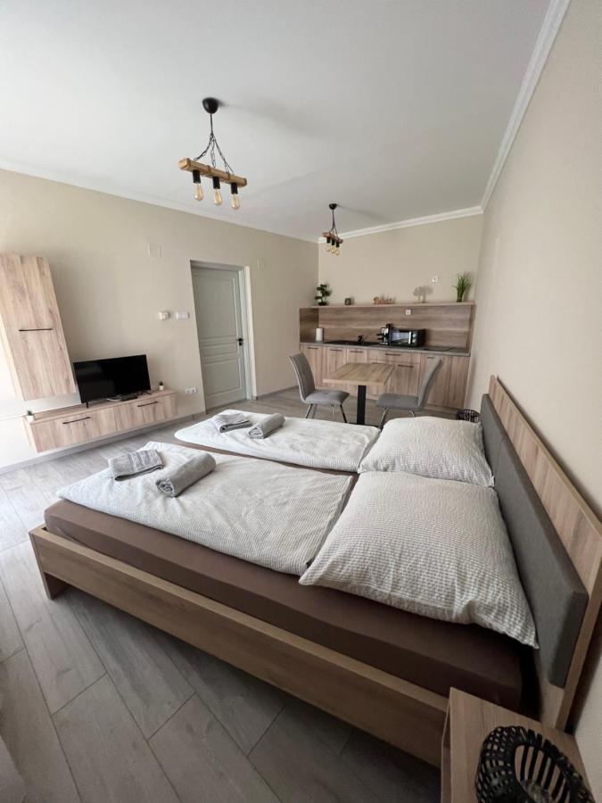 Alina Apartmanok Hajdúszoboszló Exteriör bild