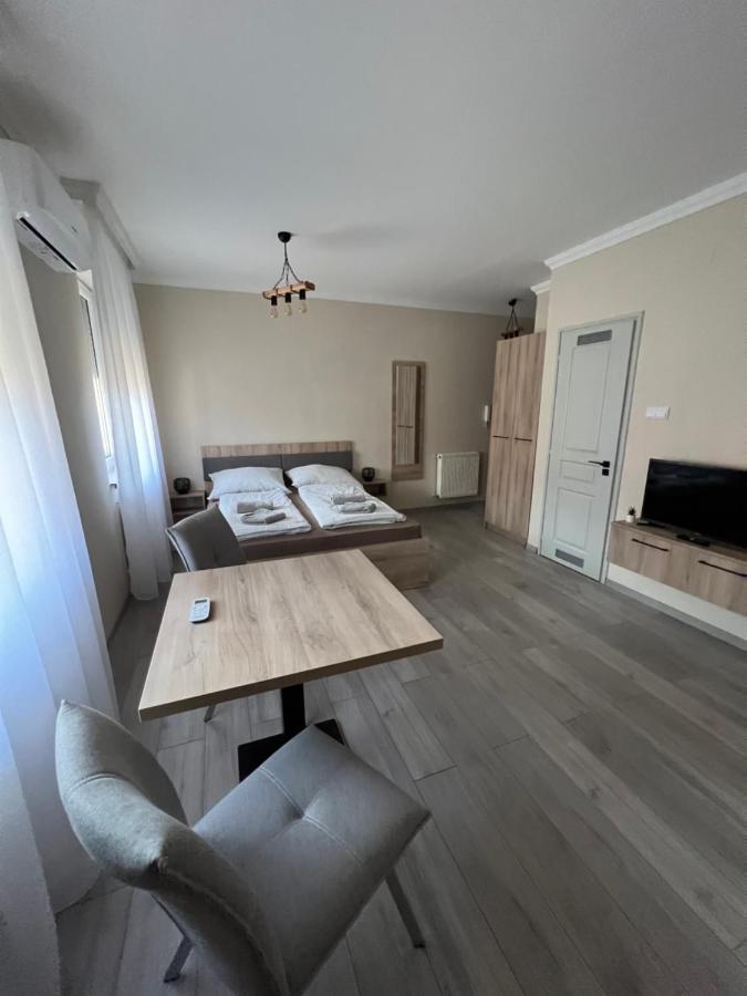 Alina Apartmanok Hajdúszoboszló Exteriör bild